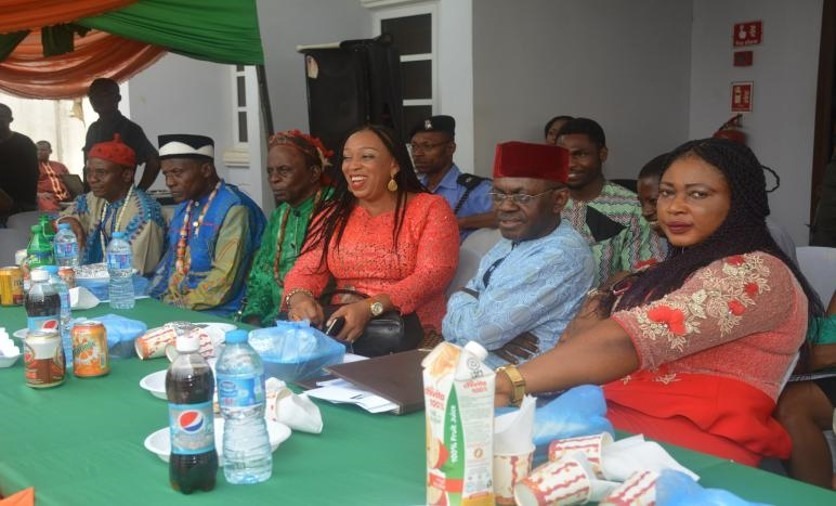 Cross section of Government representatives and Traditional Rulers